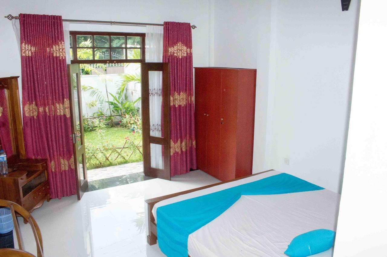 City Beach Apartment Bentota Bagian luar foto