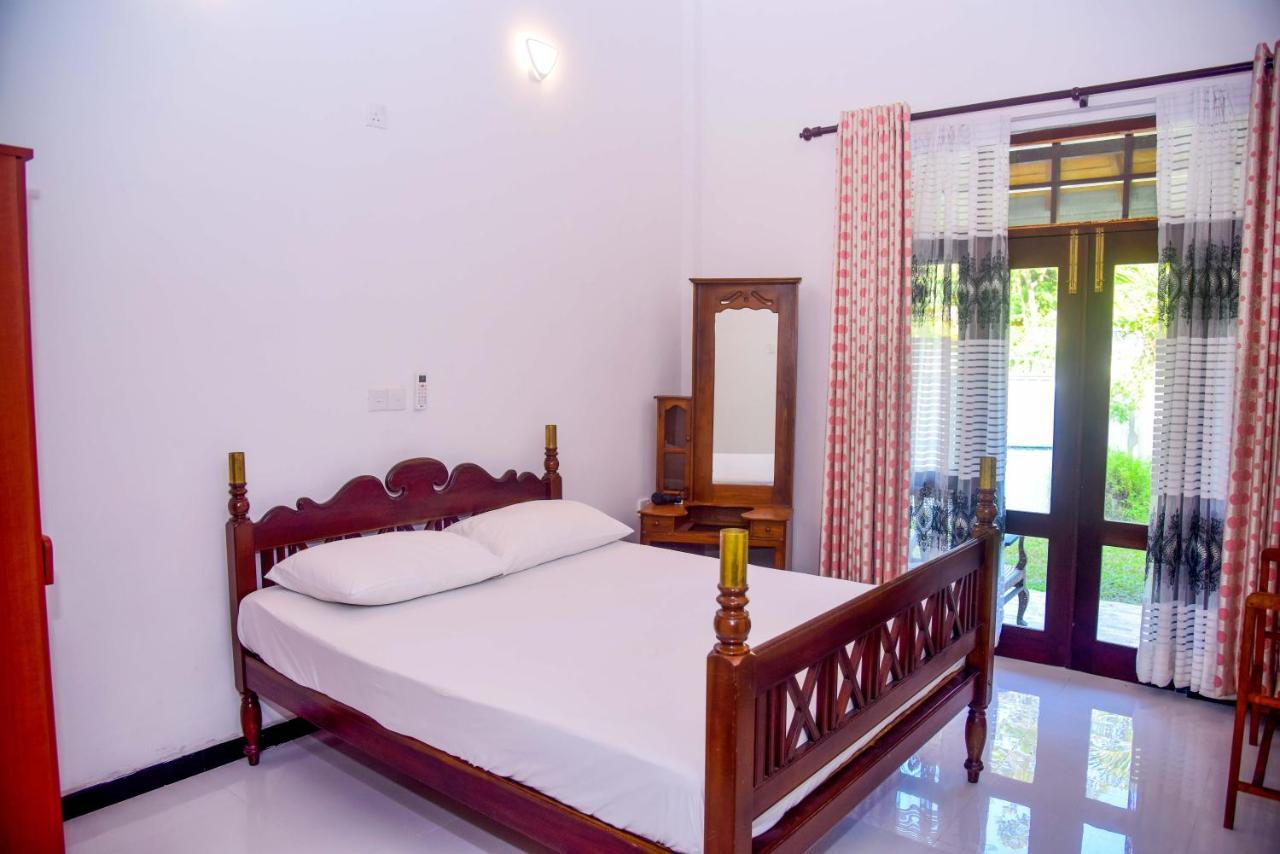 City Beach Apartment Bentota Bagian luar foto